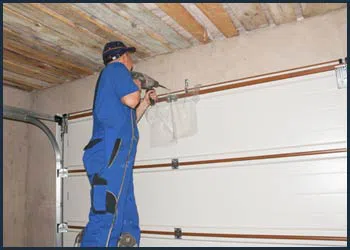 Garage Doors Store Repairs Long Beach, CA 562-528-0614 - cont-gdr-door-repair-08m